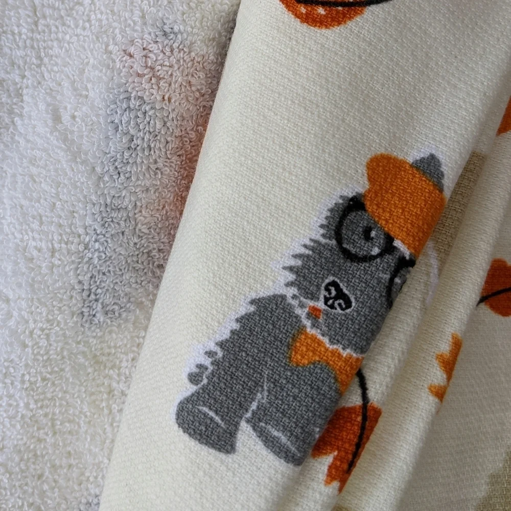 Doxie Corgi Terrier Labrador Pug Leaves Autumn Theme Kitchen Towel Set Of 2 NWT